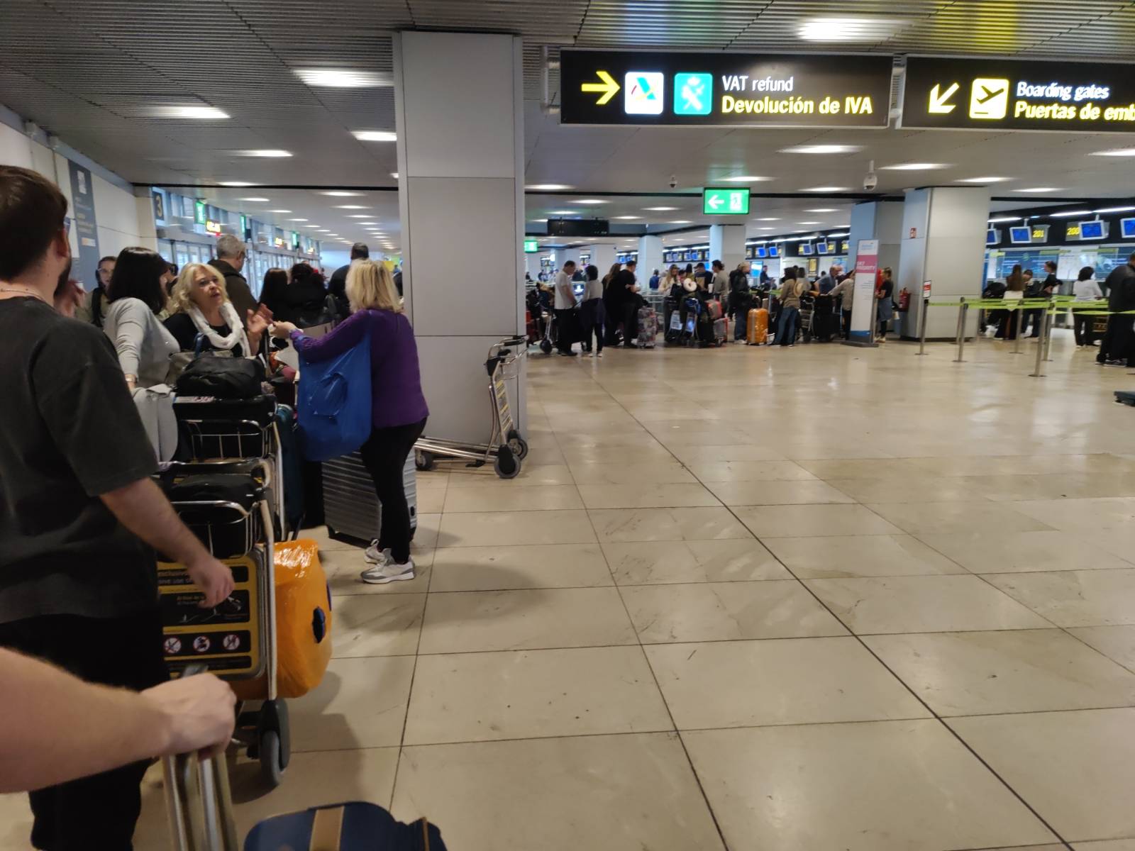 Queues, queues and wacky races