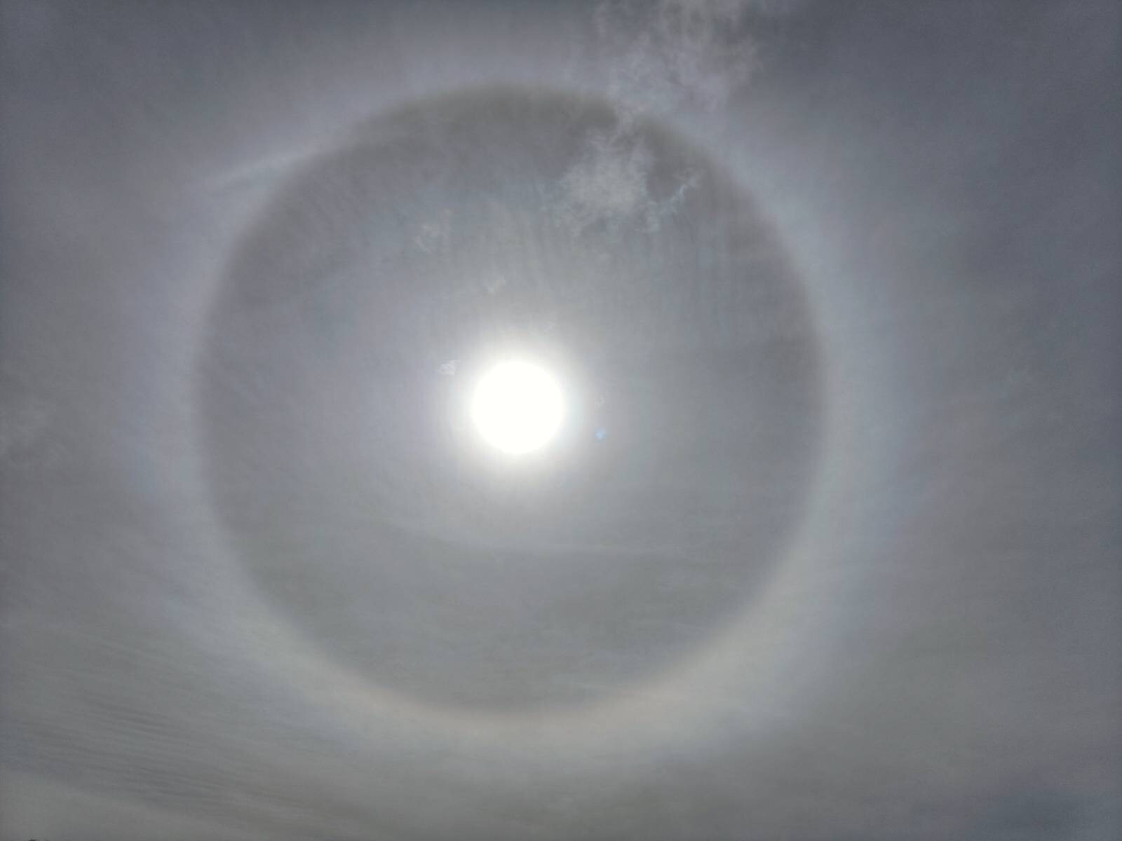 Photo showing a halo around the sun